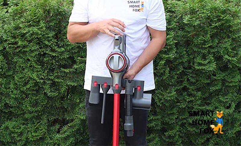 Удобное настенное крепление Roborock H6  для хранения беспроводного пылесоса и аксессуаров.